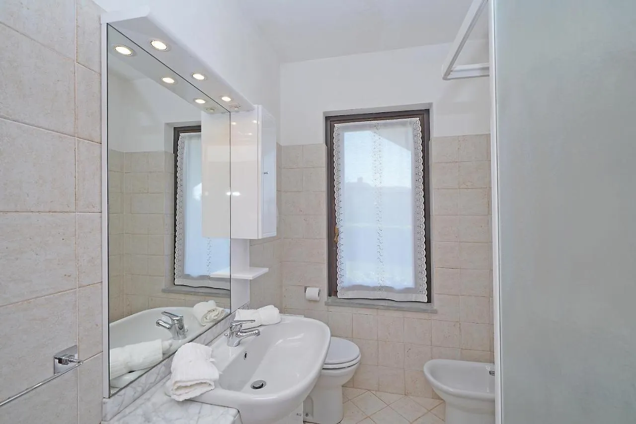 Lina'S Apartment - Gardagate Moniga del Garda Italy