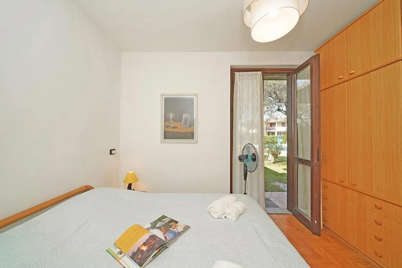 Lina'S Apartment - Gardagate Moniga del Garda Italy